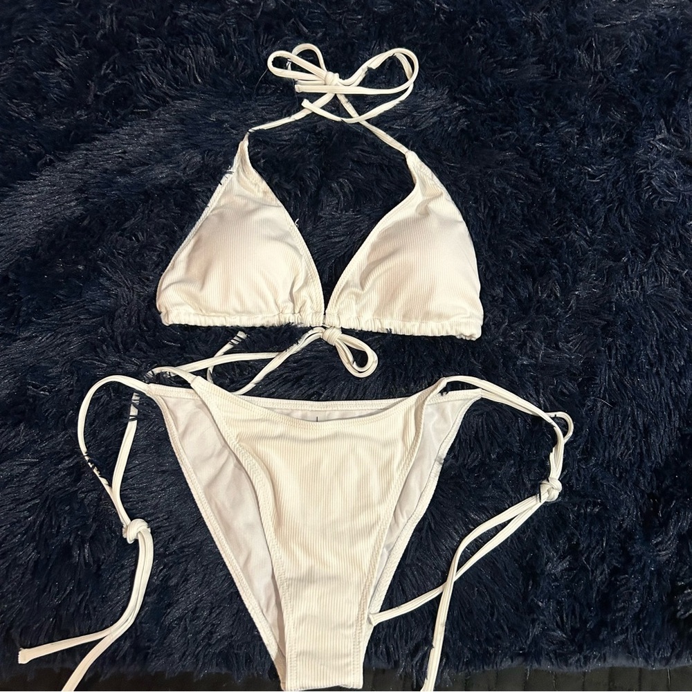 Zuohanyo NWT White Textured String Bikini Set Size Large